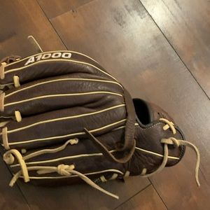 Wilson glove a1000
